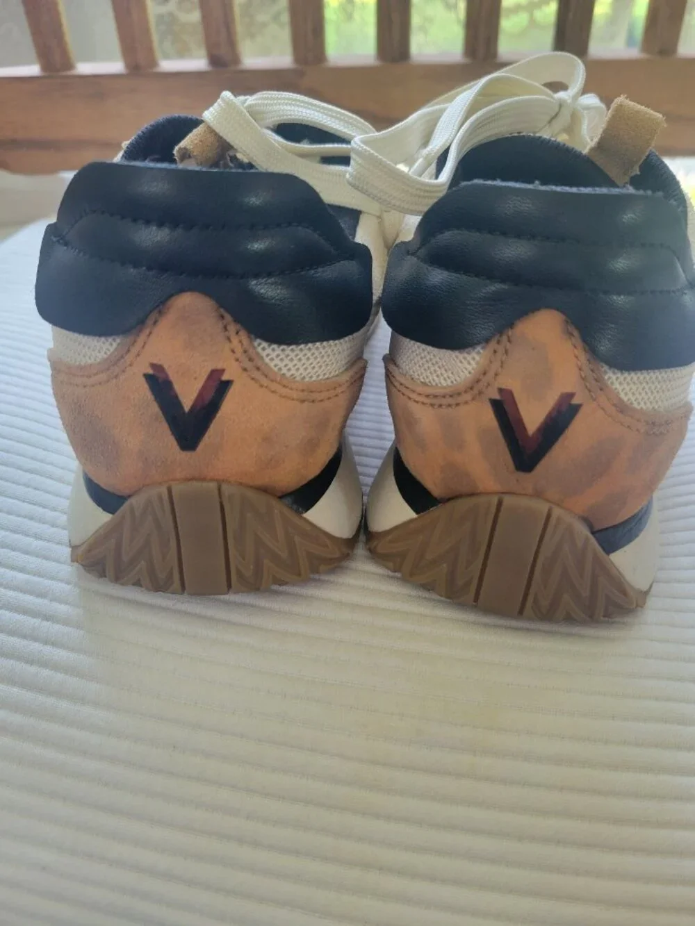 Vionic Retro Runner Sneakers Tan Suede Cream Mesh Navy Trim Sz 6.5